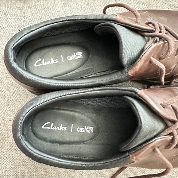 EUC Men’s Clarks Brown Dress Shoes - sz 9 - Picture 2 of 7